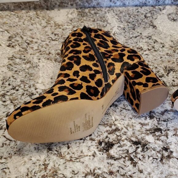 Floriann Bootie Size 9 1/2 M NWT - Picture 6 of 14